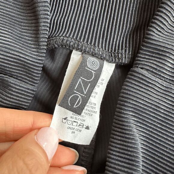 NWT Onzie Womens Black Rib High Rise Cadence Midi Pull-On Active Legging Sz S/M - Picture 6 of 9